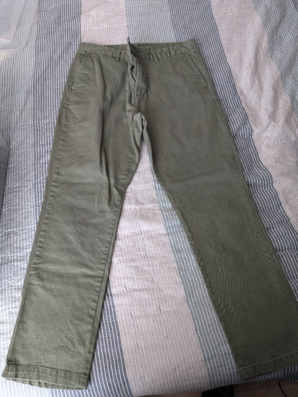 Old Navy Slim Green Khakis, Size 33x30.